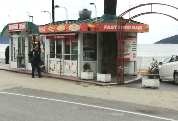 ХН: Траже исти третман као Будвани